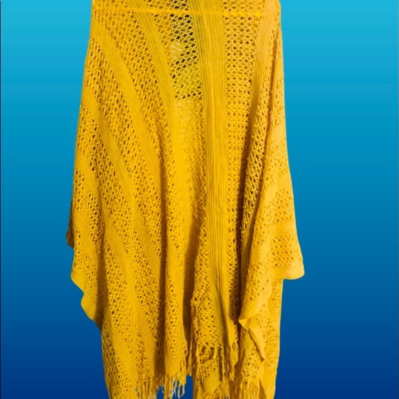 Chic Yellow Woven Kimono - Picture 2 of 3